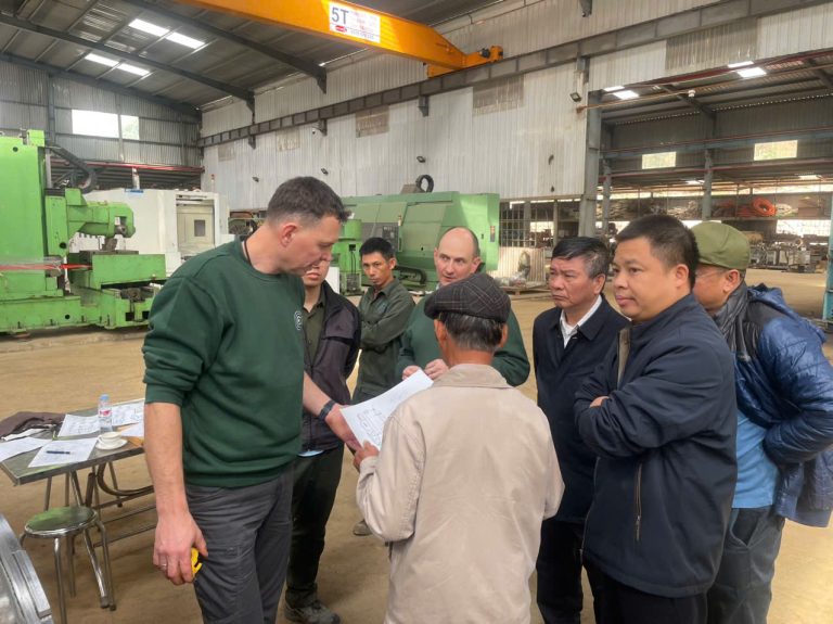 Gia Công Vỏ Tủ Điện Ba Lan – Cơ Điện Yên Hưng Chính Thức Ký Hợp Đồng Xuất Khẩu